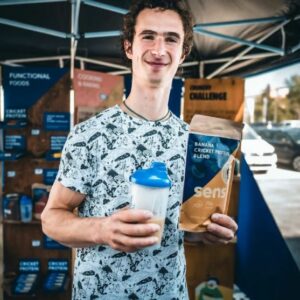 Poudre protéinée à la banane et grillons